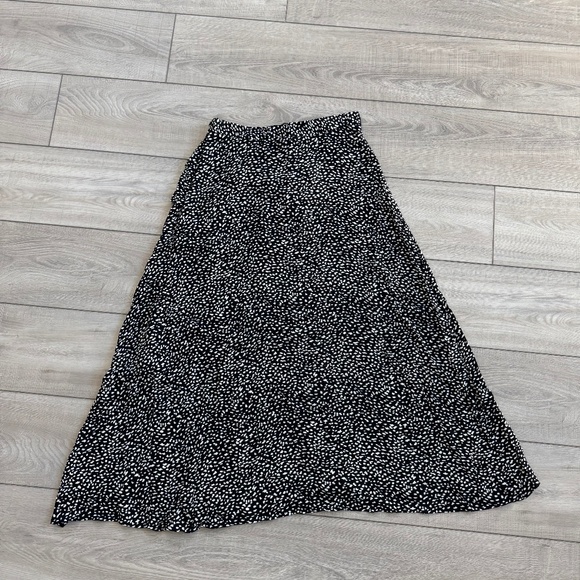 Zara’s Women Black & White Midi Skirt - brand new(tag) - Picture 1 of 7